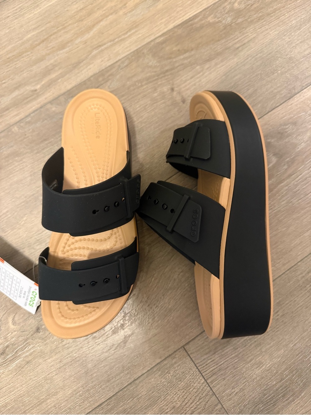 CROCS Women’s Brooklyn Low Wedge Sandals